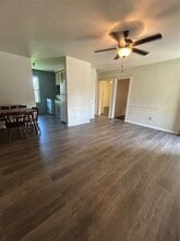 1102 W 10th St in Freeport, TX - Building Photo - Building Photo