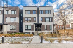 30 Ed Clark Gdns in Toronto, ON - Building Photo