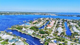 1425 SW Egret Way in Palm City, FL - Building Photo