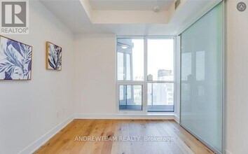 88-2188 Cumberland St in Toronto, ON - Building Photo - Building Photo