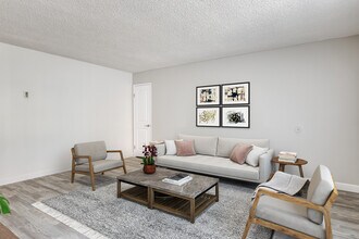 Alderwood in Chula Vista, CA - Building Photo - Building Photo