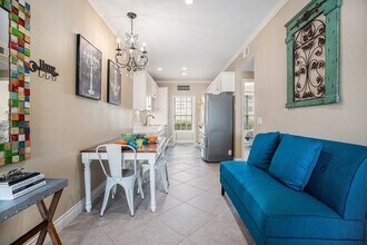 7000 Seawall Blvd in Galveston, TX - Building Photo - Building Photo