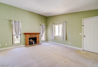 2212 Sunfish Dr in Henderson, NV - Building Photo - Building Photo