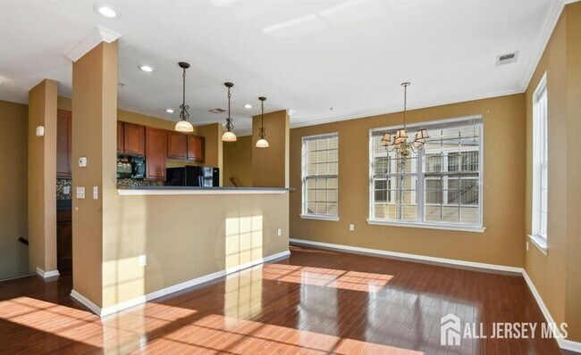 24 Roosevelt Ave in Carteret, NJ - Building Photo - Building Photo