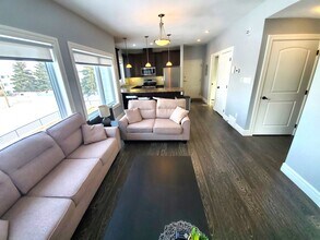 930 11 St in Cold Lake, AB - Building Photo - Building Photo