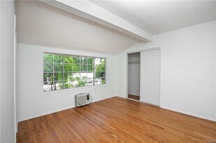 5219 San Feliciano Dr in Los Angeles, CA - Building Photo