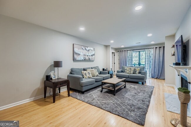 property at 3302 Pine Heights Dr NE