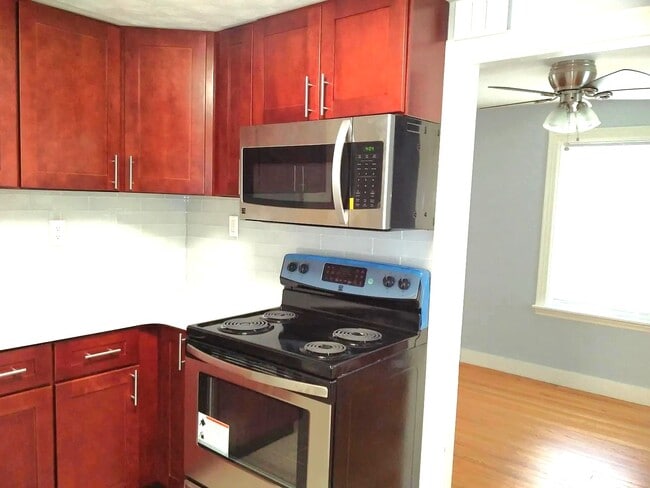 37 Walworth St, Unit 37 Walworth in Worcester, MA - Foto de edificio - Building Photo