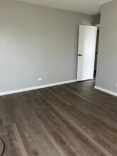 5546 Carmel Dr in Hanover Park, IL - Building Photo - Building Photo