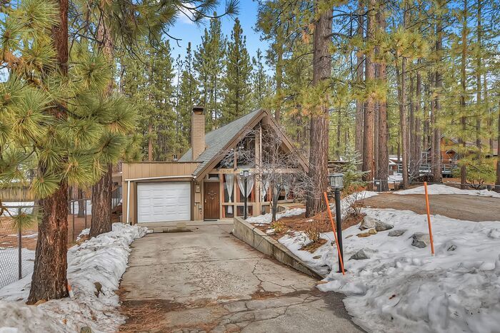 41456 Comstock Ln in Big Bear Lake, CA - Building Photo