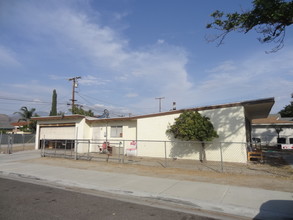 195 W Washburn Ave in San Jacinto, CA - Building Photo - Building Photo