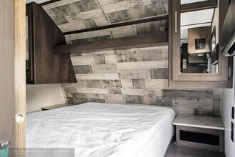 14500 Carver Dr in Miami, FL - Building Photo - Building Photo