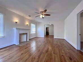 1107 Mountain Lake Rd in Dallas, TX - Building Photo - Building Photo
