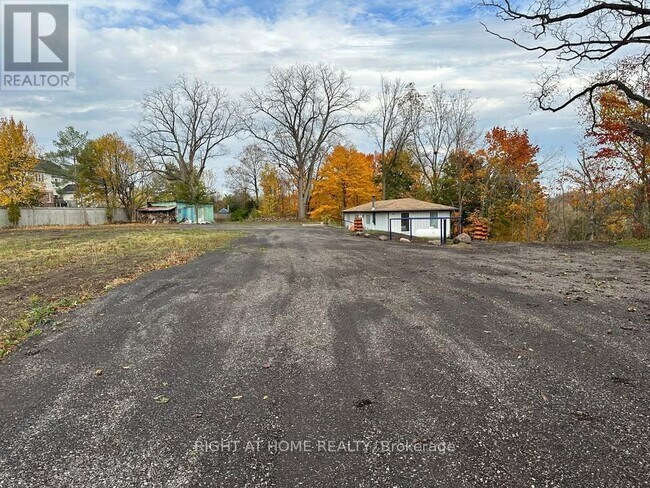 700 Winchester Rd E in Whitby, ON - Building Photo - Building Photo