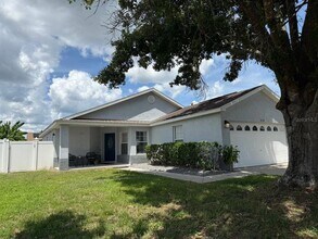 1648 Oak Hill Trail in Kissimmee, FL - Foto de edificio - Building Photo