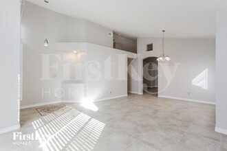 2114 W San Miguel Ave in North Las Vegas, NV - Building Photo - Building Photo