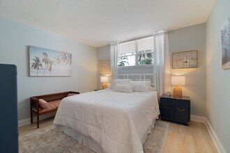 917 N Flagler Dr, Unit 104 in West Palm Beach, FL - Building Photo - Building Photo
