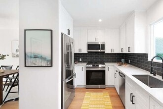 5447 Zelzah Ave, Unit 119 in Encino, CA - Building Photo - Building Photo