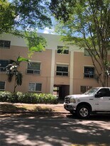 1110 Salzedo St in Coral Gables, FL - Building Photo