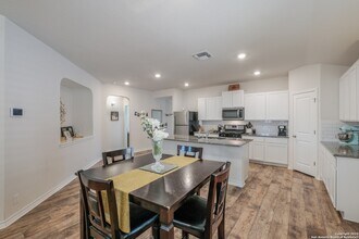 13129 Needle Grass in San Antonio, TX - Building Photo - Building Photo