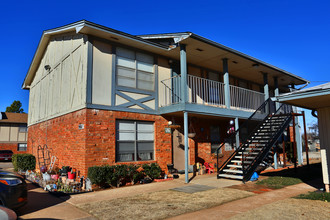 Kennedy Place Apartments in Edmond, OK - Building Photo - Building Photo