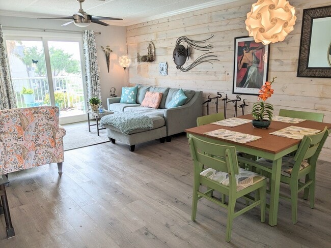 property at 464 N Paula Dr