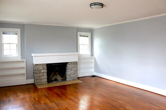 210 W Poplar St, Unit B in Pulaski, TN - Building Photo - Building Photo