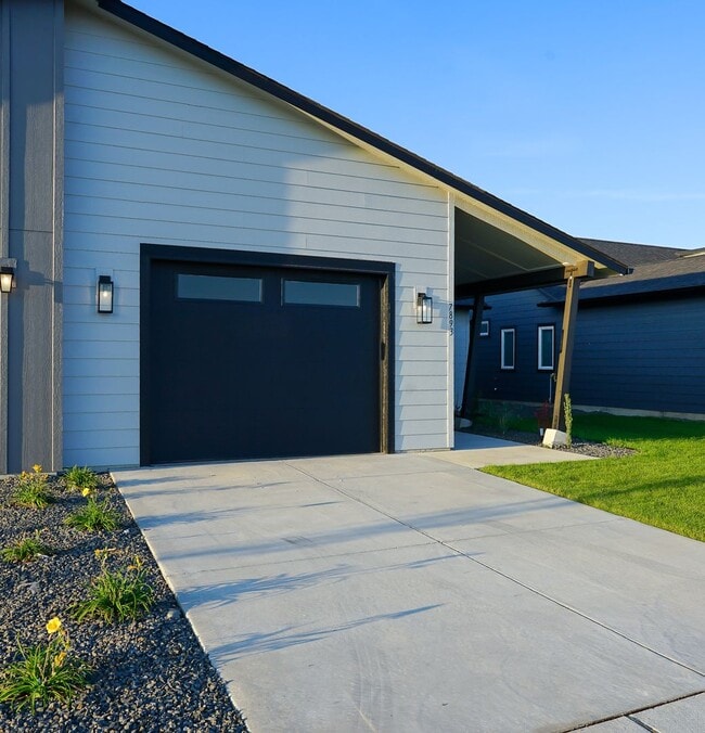 7893 Mocha Loop in Coeur d'Alene, ID - Building Photo - Building Photo