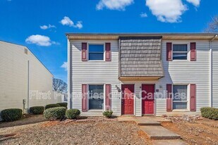 7906 Oak Meadow Ct in Charlotte, NC - Building Photo