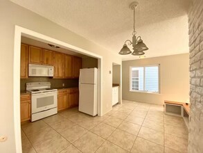 312 E Bay Ave in Newport Beach, CA - Building Photo - Building Photo