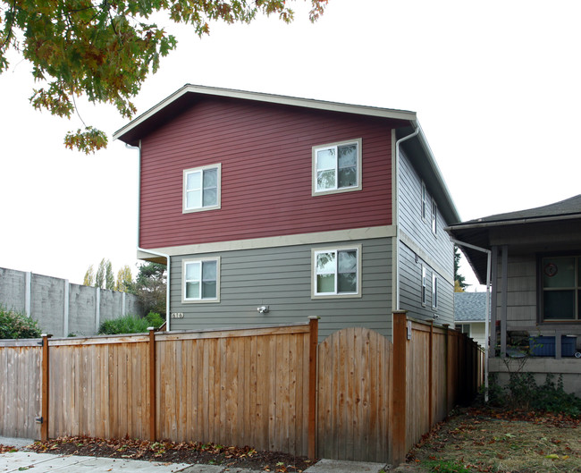 616 NE 53rd St in Seattle, WA - Foto de edificio - Building Photo