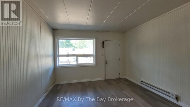 280 River Rd E in Wasaga Beach, ON - Building Photo - Building Photo