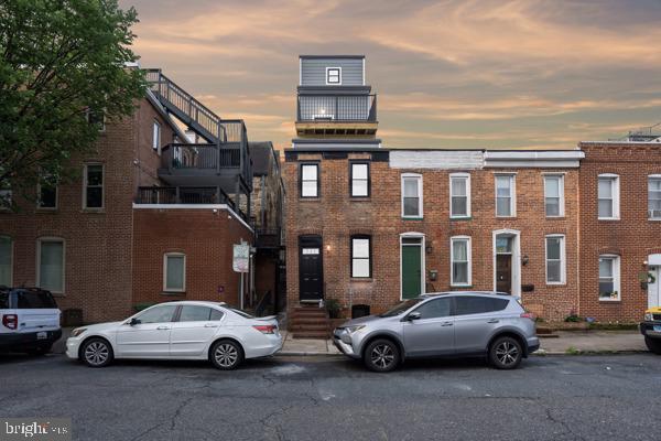property at 3 W Clement St