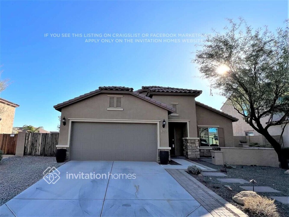 17479 W Hedgehog Pl in Surprise, AZ - Building Photo