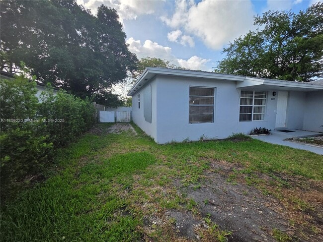 18655 SW 100th Ave in Cutler Bay, FL - Building Photo - Building Photo