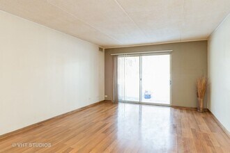 5S100 Pebblewood Ln in Naperville, IL - Building Photo - Building Photo