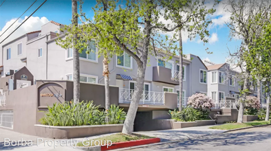 355 N Maple St-Unit -Apt 112 in Burbank, CA - Building Photo - Building Photo