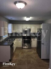7078 Bowie Dr in Stonecrest, GA - Building Photo - Building Photo