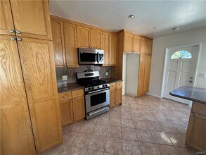 21327 De La Osa St in Los Angeles, CA - Building Photo - Building Photo