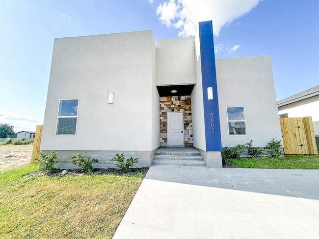 property at 5008 Rotonda Ln