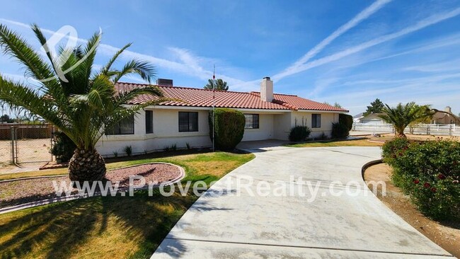 14832 Quinnault Rd in Apple Valley, CA - Building Photo - Building Photo