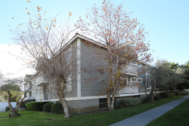 10144 Tabor St in Los Angeles, CA - Foto de edificio - Building Photo