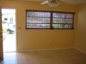 10881 SW 6th St in Miami, FL - Building Photo - Building Photo