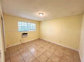 16851 NE 21st Ave-Unit -16 in North Miami Beach, FL - Building Photo - Building Photo