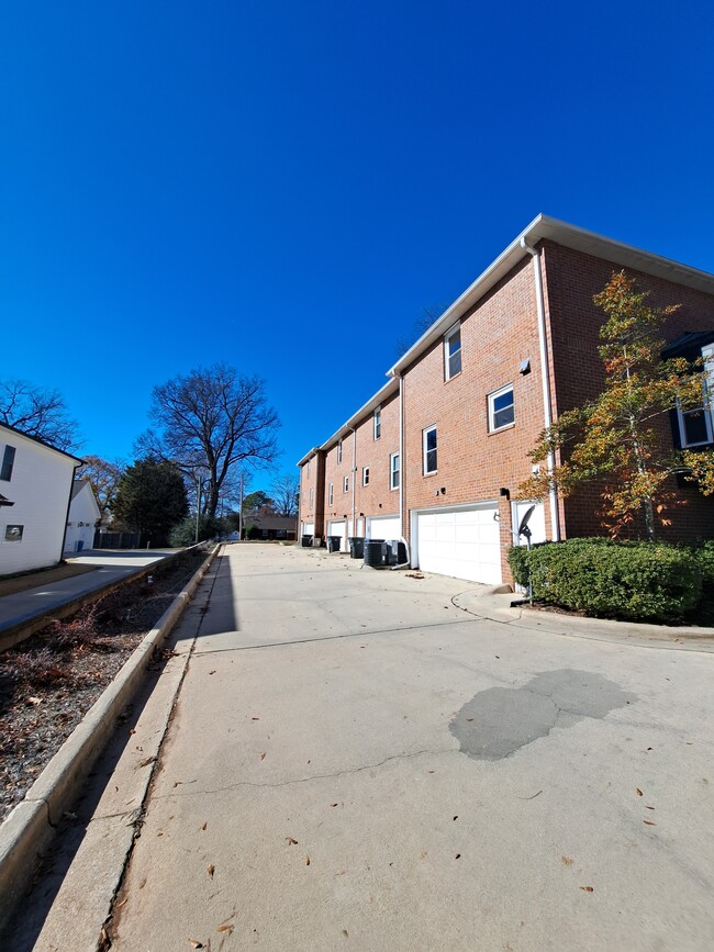 427 N Court St in Florence, AL - Building Photo - Building Photo
