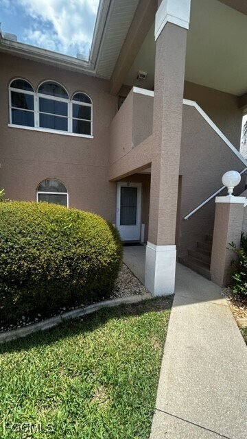 28 Cosmopolitan Dr in Lehigh Acres, FL - Building Photo