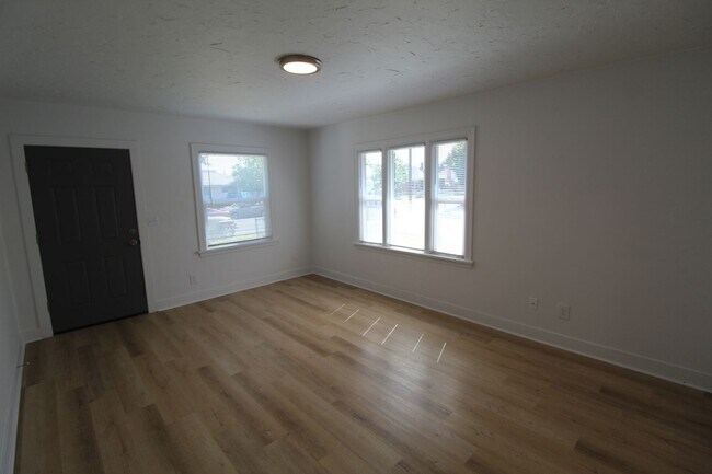 327 E Bridgeport Ave in Spokane, WA - Building Photo - Building Photo