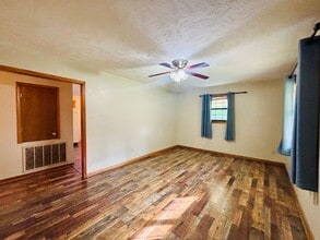 160 Cotton Grove Rd in Jackson, TN - Building Photo - Building Photo