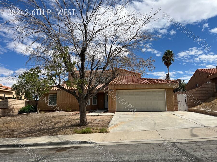 38242 6th Pl W in Palmdale, CA - Building Photo