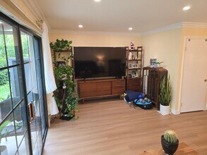 11311 Tampa Ave in Los Angeles, CA - Building Photo - Building Photo